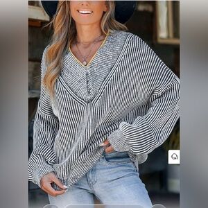 NWT Cupshe Navy & White V-Neck Sweater Size Large